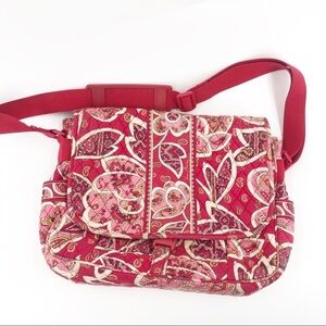 ✅ Vera Bradley‎ Messenger Bag in Rosy Posies